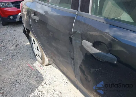 2014 Ford Focus S z USA, uszkodzony, nr VIN 1FADP3E29EL245318